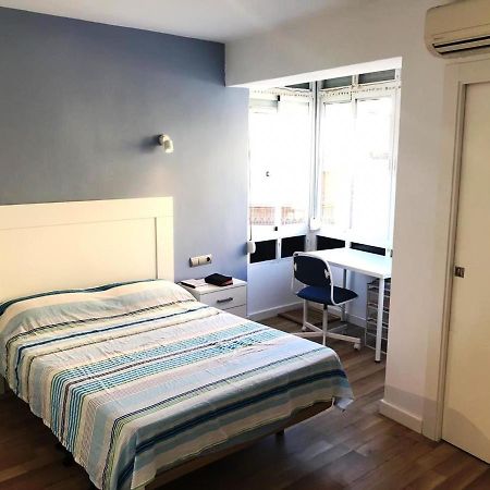 Malaga Centro - La Trinidad Apartment Luaran gambar
