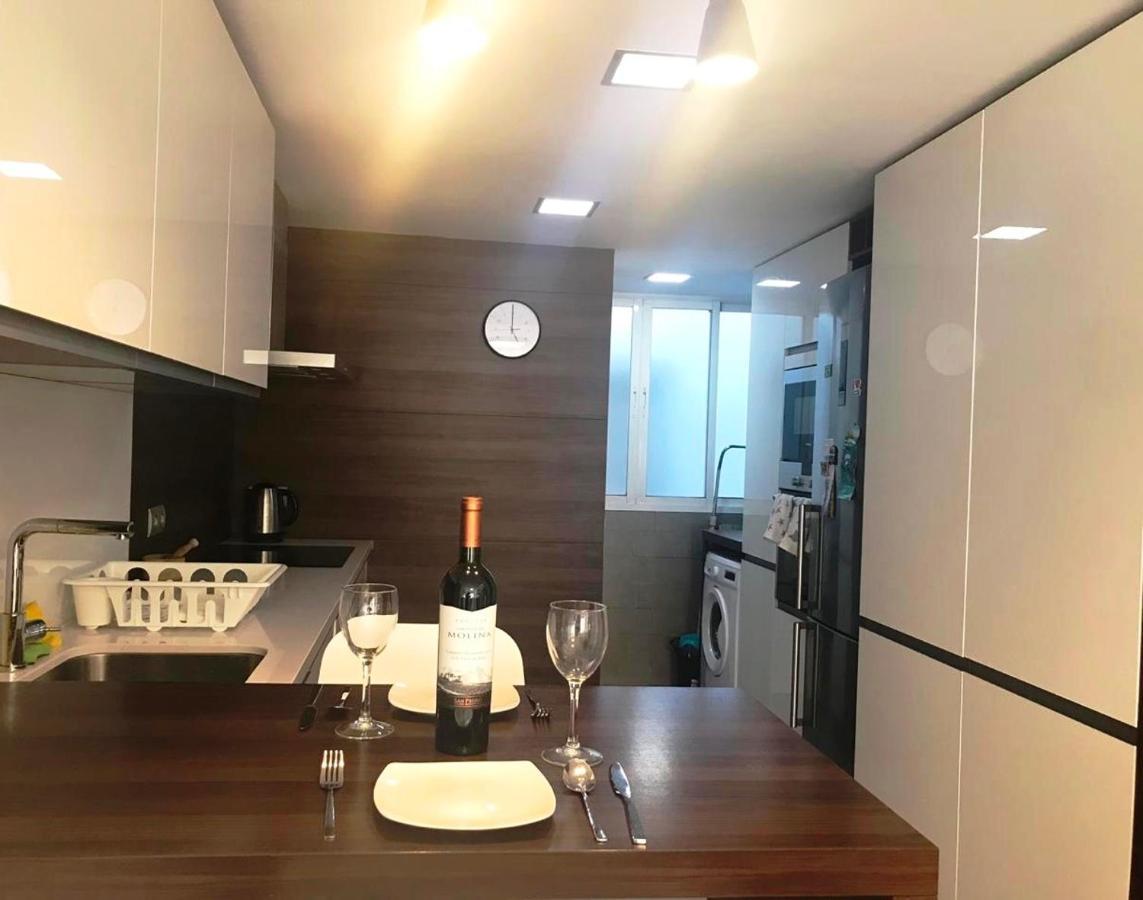 Malaga Centro - La Trinidad Apartment Luaran gambar